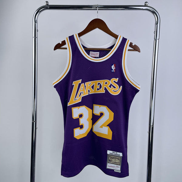 Regata Lakers Retrô Mitchell & Ness 1984/1985 Magic Johnson - Roxa